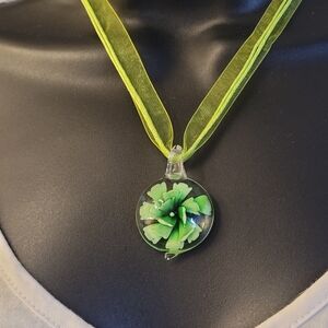 Green Floral Pendant Necklace